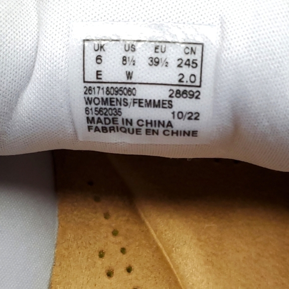 Clarks Collection Caroline Ella Leather Metallic Floral Sneakers  Size 8.5 Wide - Picture 7 of 9